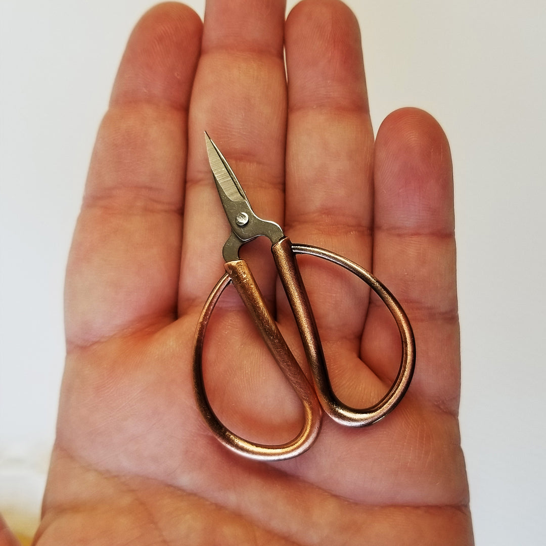 Sullivans Heirloom Petites Embroidery Scissors 2.25"