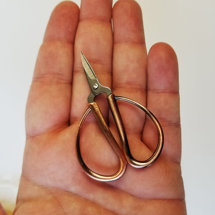 Sullivans Heirloom Petites Embroidery Scissors 2.25"